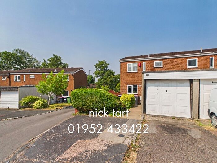 3 Bedroom End Of Terrace House For Sale In Burnside, Brookside, Telford, Shropshire, TF3