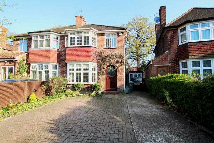 3 Bedroom Property To Rent In Firs Drive, Hounslow, TW5