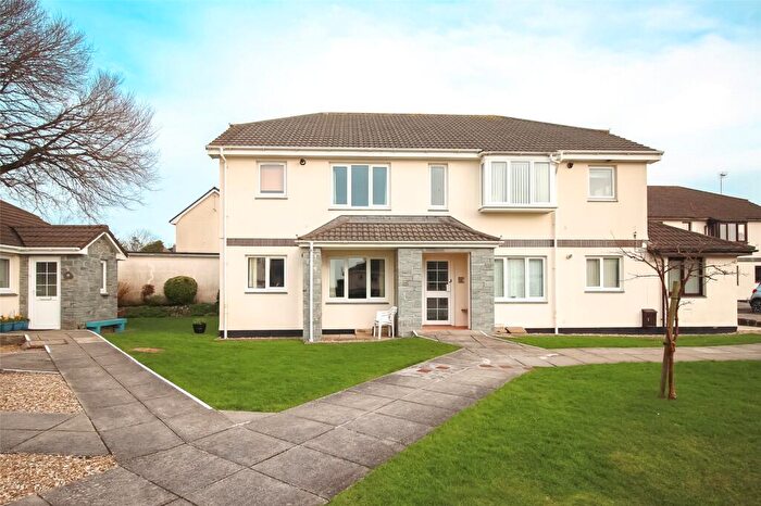 2 Bedroom Flat For Sale In Lilybridge, Northam, Bideford, EX39