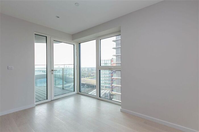 1 Bedroom Flat To Rent In Glasshouse Gardens, London, E20