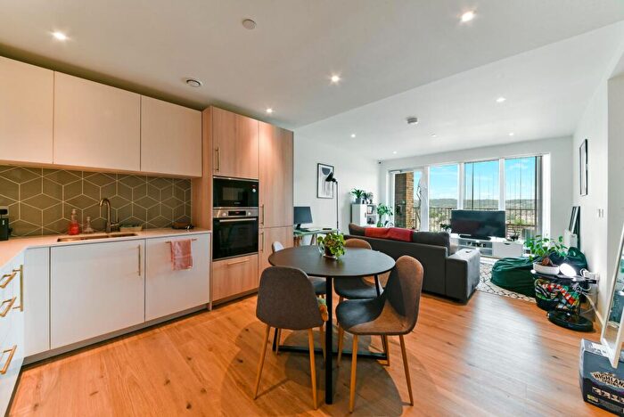 1 Bedroom Apartment To Rent In Alington House, Horsney, London, N8