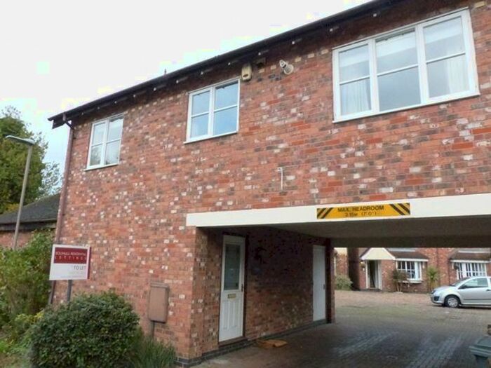 2 Bedroom Flat To Rent In Bickenhill Lane, Catherine-De-Barnes, Solihull, B92