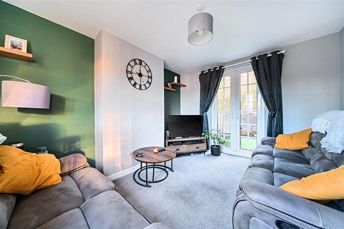 2 Bedroom Terraced House For Sale In Gosport Road, Fareham, PO16