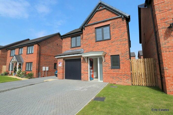 3 Bedroom Detached House For Sale In Fairway View, Burnopfield, NE16