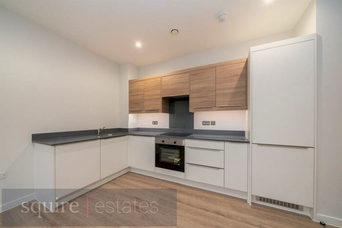 2 Bedroom Apartment To Rent In Bryanston Court, Hemel Hempstead, HP2
