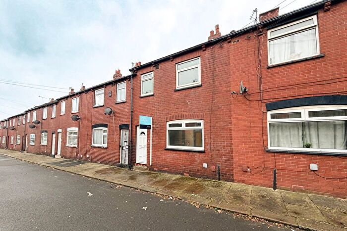 3 Bedroom Terraced House To Rent In Thornleigh Mount, Leeds, West Yorkshire, LS9