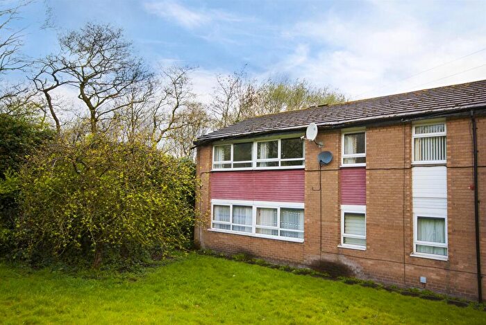 2 Bedroom Flat To Rent In Wilton Court, Prestwich, Manchester, M25