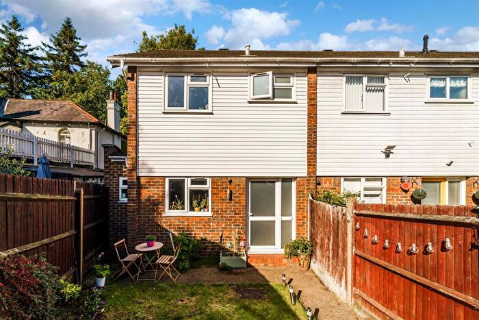 2 Bedroom Terraced House For Sale In Kingston Road, Epsom, KT17