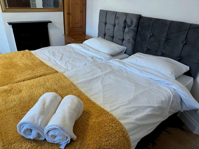 3 Bedroom Semi-Detached House To Rent In Lynhurst Road, Uxbridge, Greater London, UB10