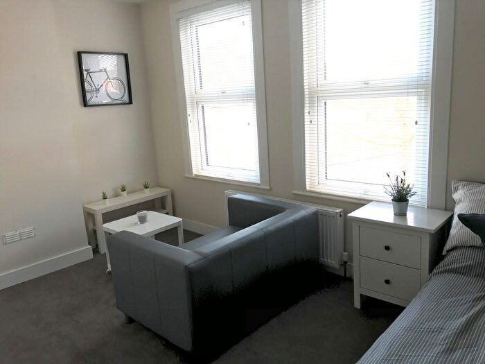 Studio To Rent In St. Lukes Road, Maidstone, ME14