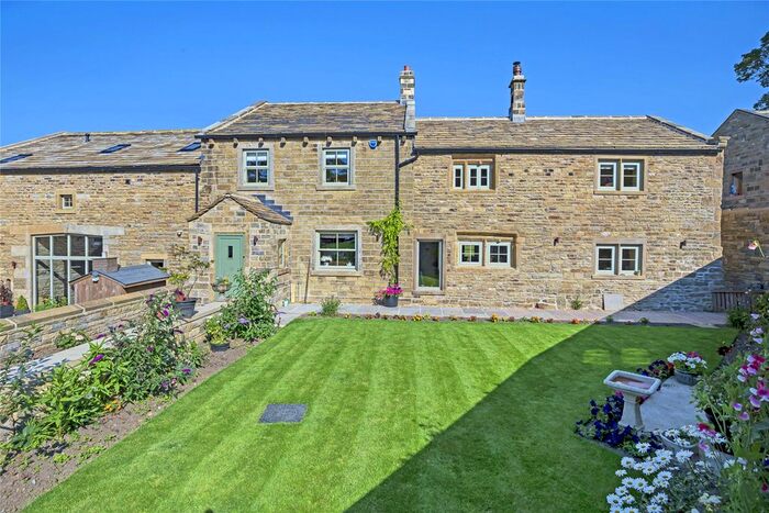 4 Bedroom Semi-Detached House For Sale In Bolton Road, Silsden, Keighley, West Yorkshire, BD20