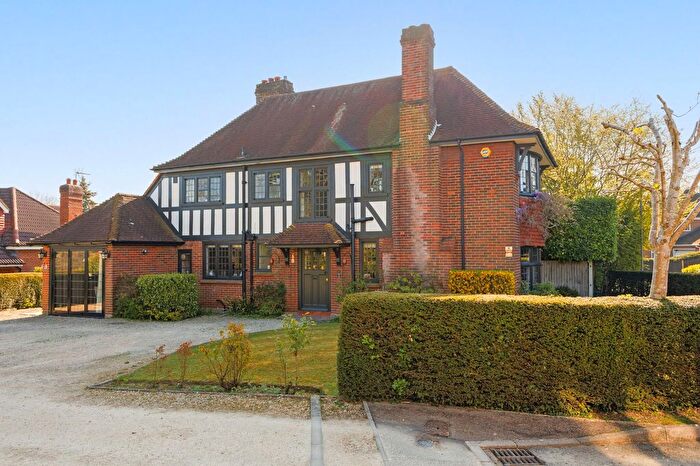 5 Bedroom Detached House For Sale In Kingswood Place, High Wycombe, HP13