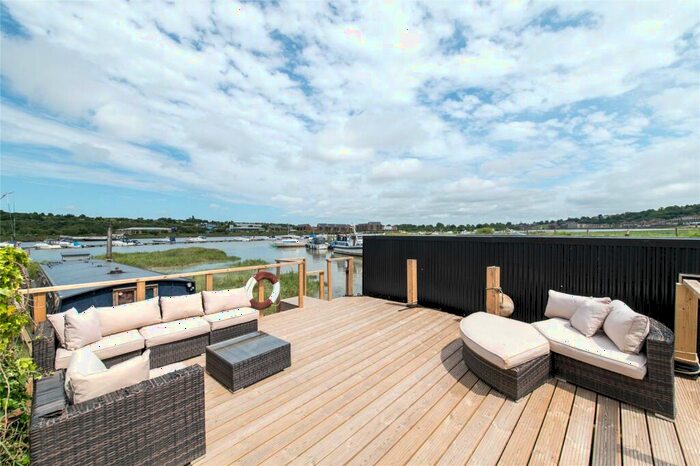 1 Bedroom Detached House For Sale In Manor Lane, Rochester, Kent, ME1