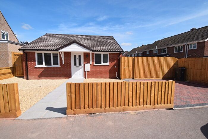 1 Bedroom Detached Bungalow For Sale In Hawkridge Road, Bridgwater, TA6