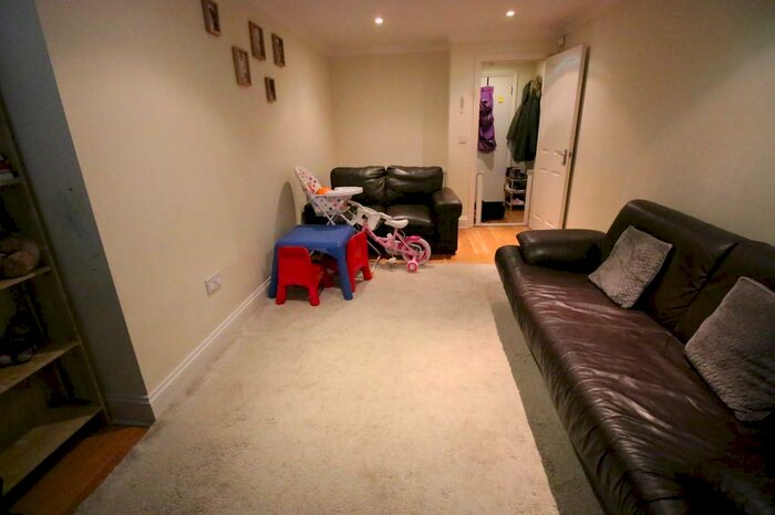 1 Bedroom Flat To Rent In Lancaster House, Borough Road, Isleworth, Greater London TW7