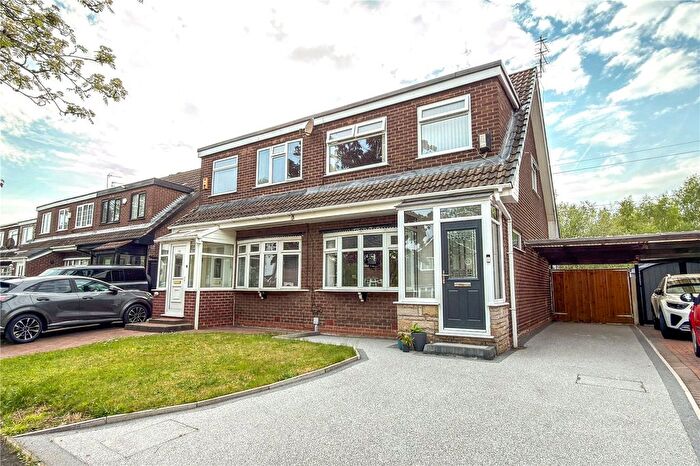 3 Bedroom Semi-Detached House For Sale In The Fairway, New Moston, Manchester, M40