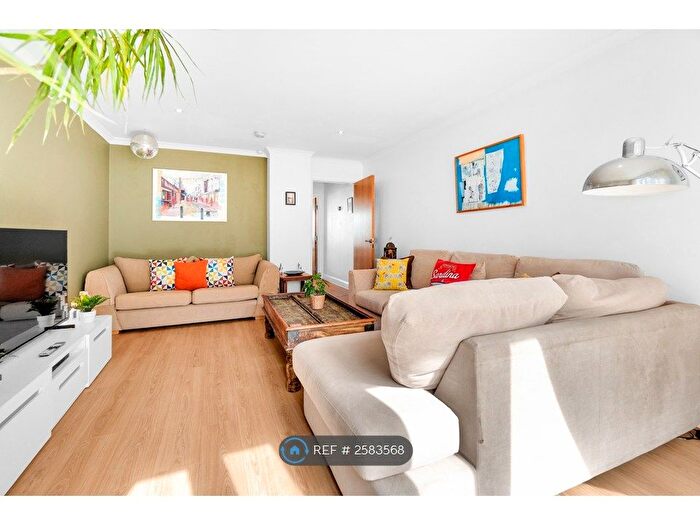 4 Bedroom Terraced House To Rent In Golden Lane, Brighton, BN1