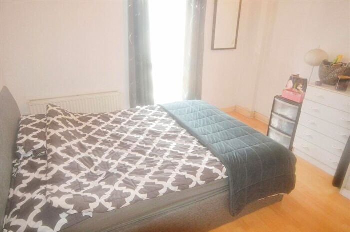 1 Bedroom Flat For Sale In High Street, Rochester, Kent, ME1