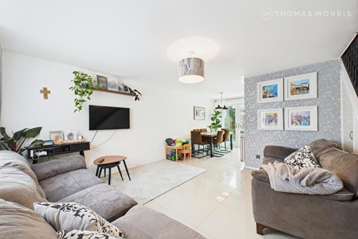 3 Bedroom Semi-Detached House For Sale In Yeats Close, Royston, Hertfordshire, SG8