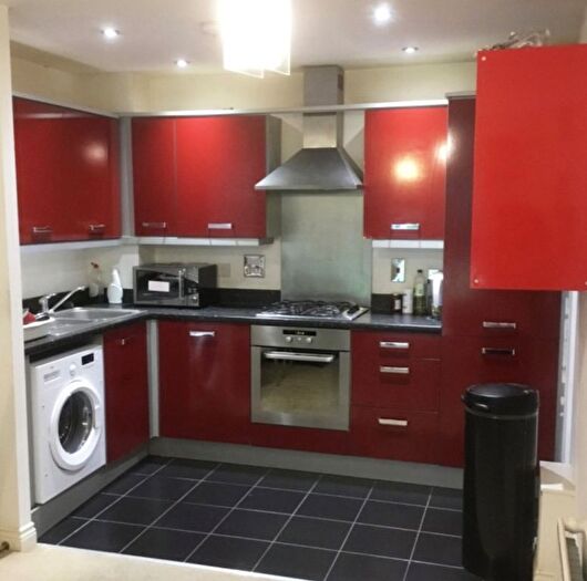 2 Bedroom Flat To Rent In Smoothfield Court, Hibernia Road, Hounslow, Greater London, TW3