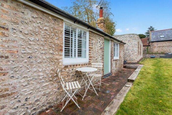 3 Bedroom Detached House To Rent In The Square, Brighton, BN1