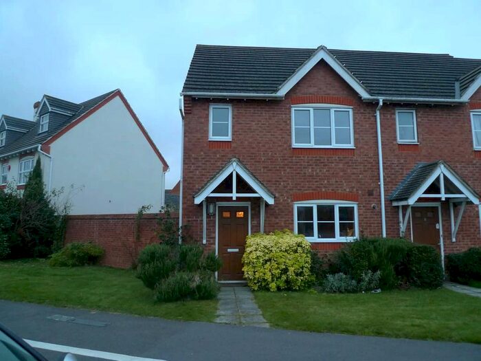 3 Bedroom End Of Terrace House To Rent In Urquhart Road, Thatcham, RG19