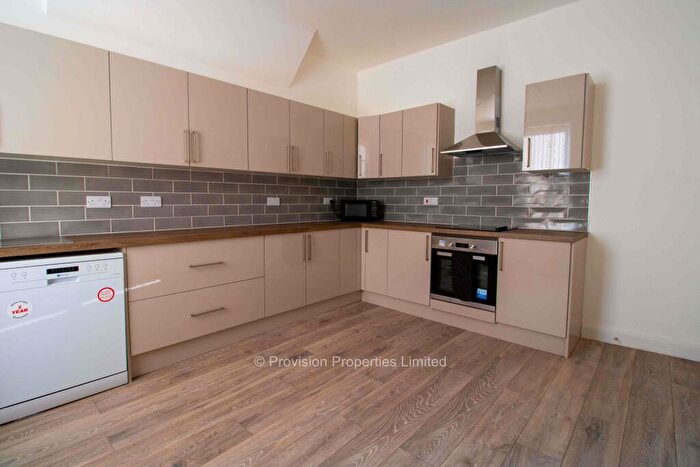 6 Bedroom Terraced House To Rent In Brudenell Mount, Hyde Park, Leeds, LS6