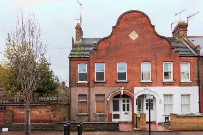 2 Bedroom Apartment To Rent In Seymour Road, Leyton, E10