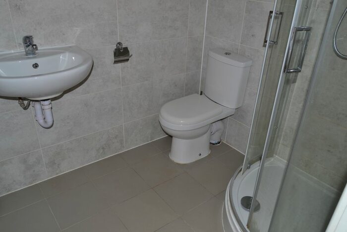 2 Bedroom Flat To Rent In Dahlia Gardens, Ilford, IG1