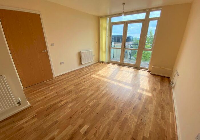 2 Bedroom Flat To Rent In Thirleby Road, Mill Hill, NW7