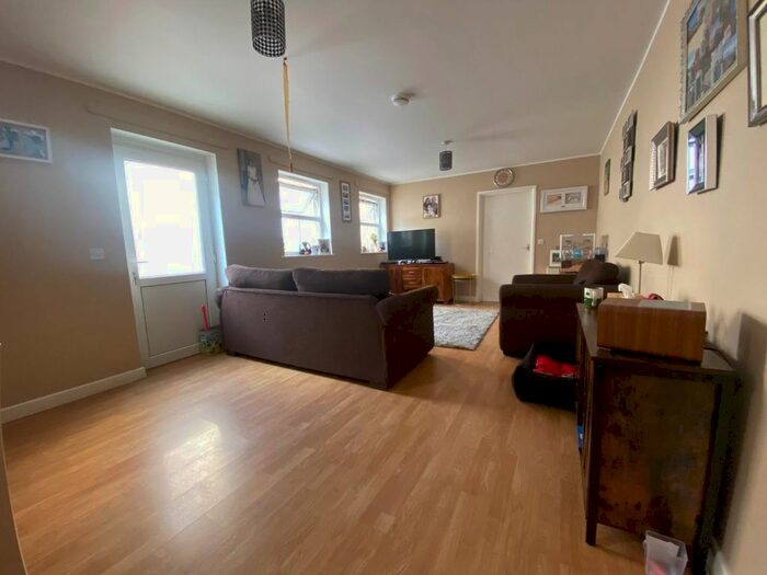 3 Bedroom Property To Rent In Queens Road, Aberystwyth, SY23