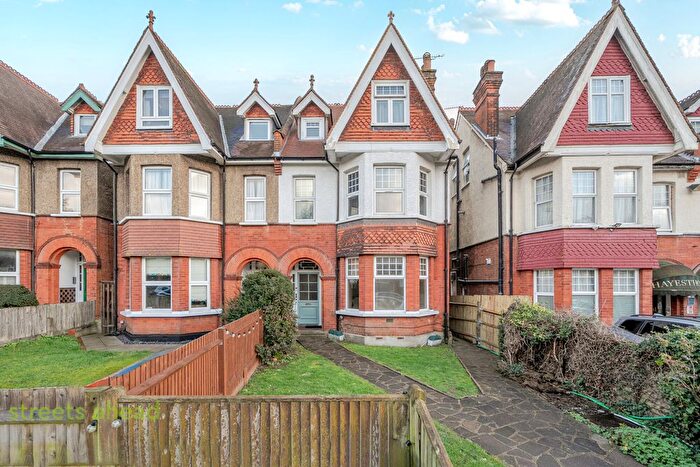 1 Bedroom Flat For Sale In St. Augustines Avenue, South Croydon, CR2