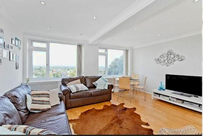 2 Bedroom Flat To Rent In Thornton Hill, London, SW19