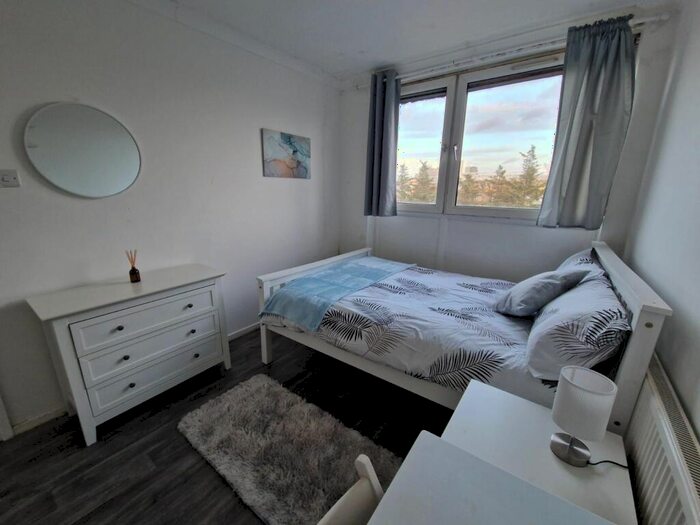 1 Bedroom House To Rent In Candy Street, London, E3