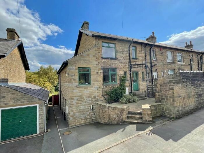 4 Bedroom Semi-Detached House To Rent In Grasmere Road, Meltham, Holmfirth, HD9