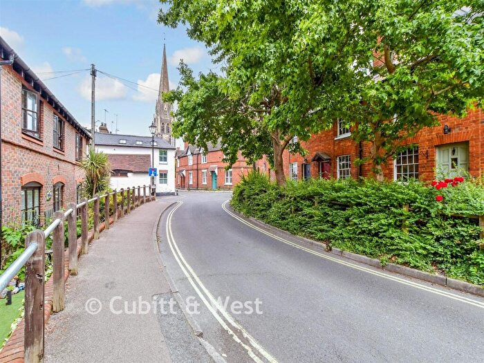 2 Bedroom End Of Terrace House For Sale In Church Street, Dorking, Surrey, RH4