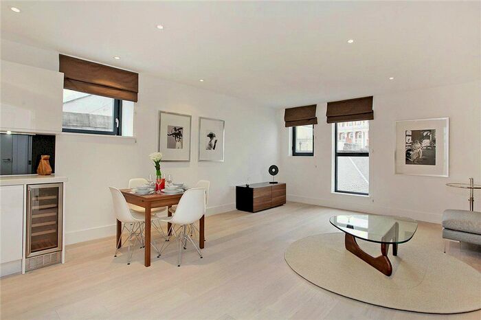 1 Bedroom Flat To Rent In Bull Inn Court, Covent Garden, WC2R