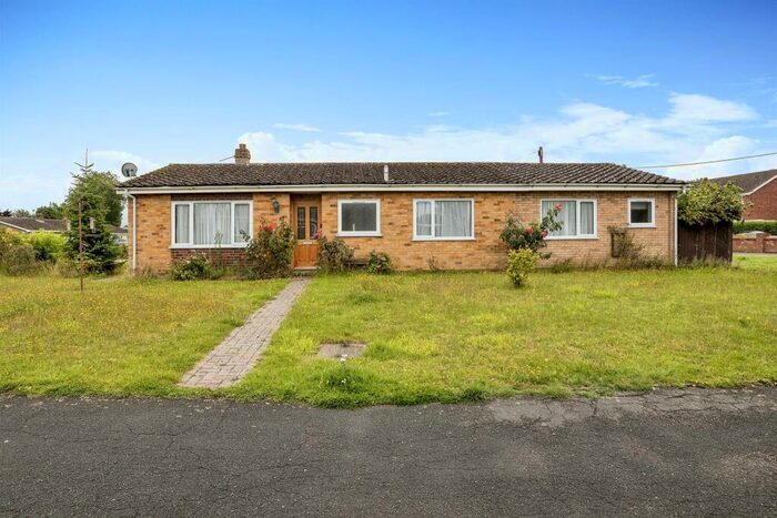 4 Bedroom Bungalow To Rent In Cedar Drive, Attleborough, NR17