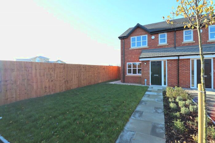 3 Bedroom Semi-Detached House To Rent In Beacon Fell Close, Thornton-Cleveleys FY5