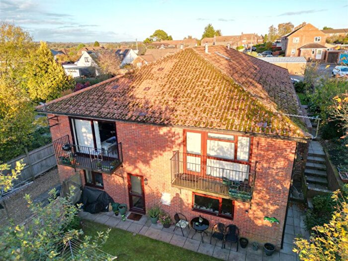 2 Bedroom Flat For Sale In Overton, RG25