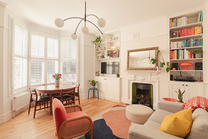 2 Bedroom Maisonette For Sale In Grove Vale, East Dulwich, SE22