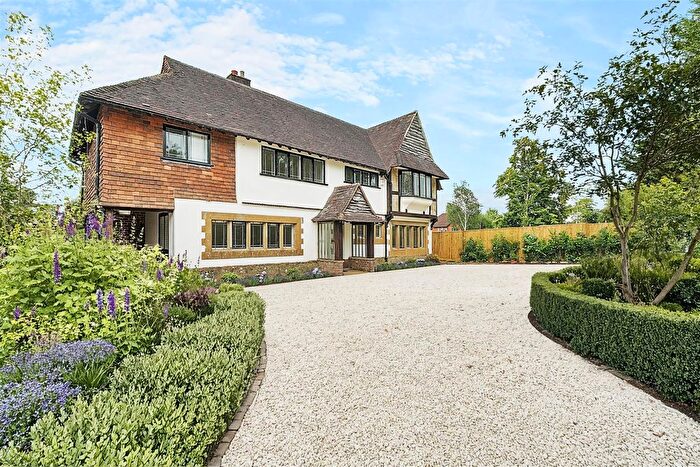 4 Bedroom Property For Sale In Scotland Lane, Haslemere, GU27