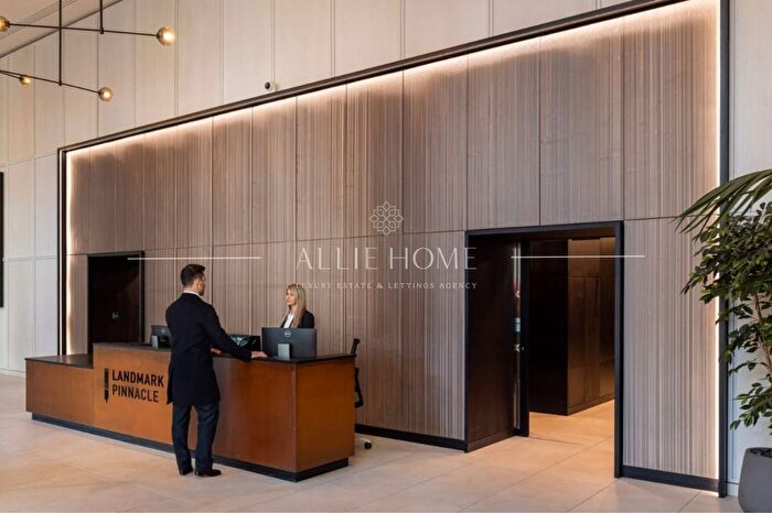 2 Bedroom Flat For Sale In Canary Wharf, London, E14