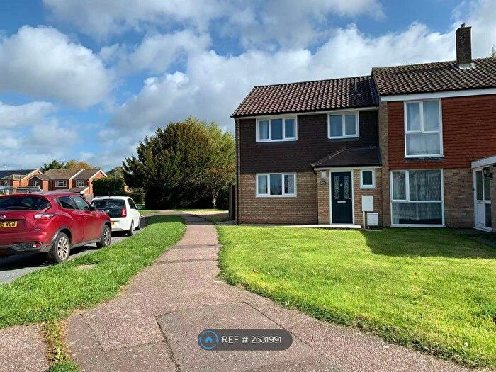 3 Bedroom End Of Terrace House To Rent In Fairway, Crawley, RH10