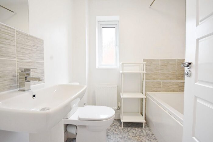 4 Bedroom Semi-Detached House To Rent In Turnstone View, Coventry, CV4