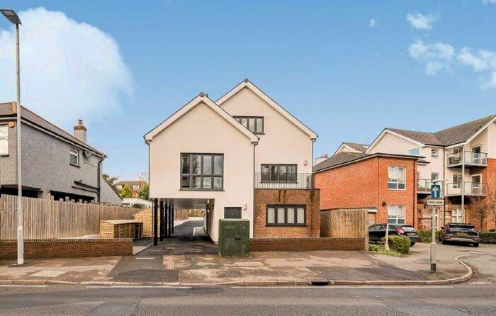 1 Bedroom Flat To Rent In Lower Luton Road, Harpenden, AL5