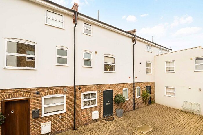 3 Bedroom Property For Sale In Abberley Mews, Battersea, SW4