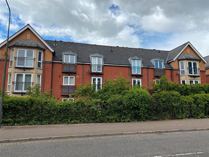 2 Bedroom Flat To Rent In Corvette Court, Cardiff, CF10