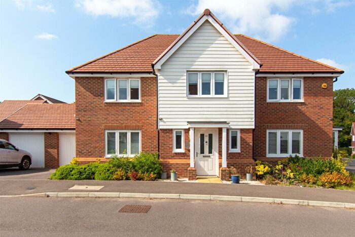5 Bedroom Detached House To Rent In Iden Hurst, Hurstpierpoint, BN6
