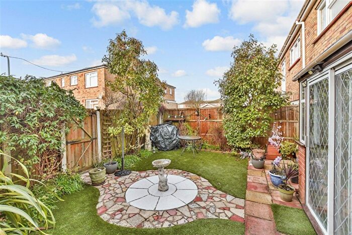 2 Bedroom Terraced House For Sale In Walnut Way, Swanley, Kent, BR8